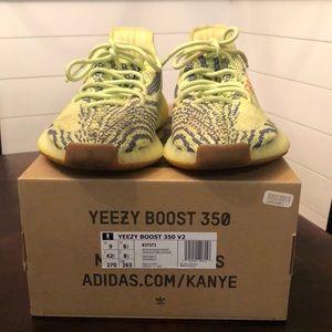 Yeezy Boost 350 V2, Sefrye/Rawste/Red, size 9